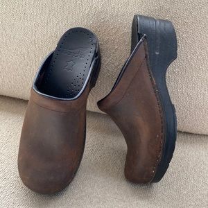 Dansko Clogs Brown 35